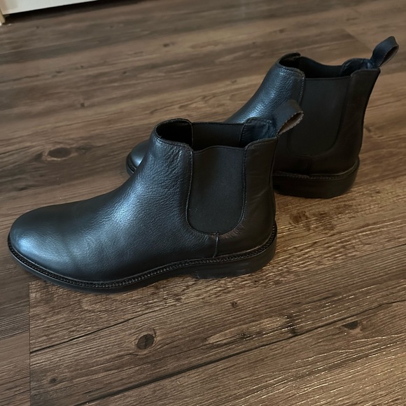 COPY - frye greyson chelsea black size 9 M shoes. never worn in perfect conditi… - Picture 5 of 8